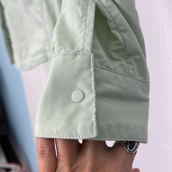 Patagonia - Sol Patrol Mint Long Sleeve Collared Button Down Hidden Pocket Top 2 - Picture 10 of 15